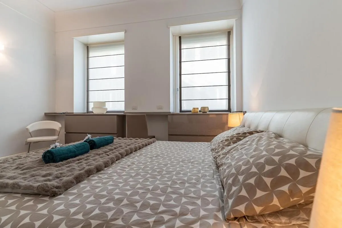 Elegant Apt In Milan Heart Apartment